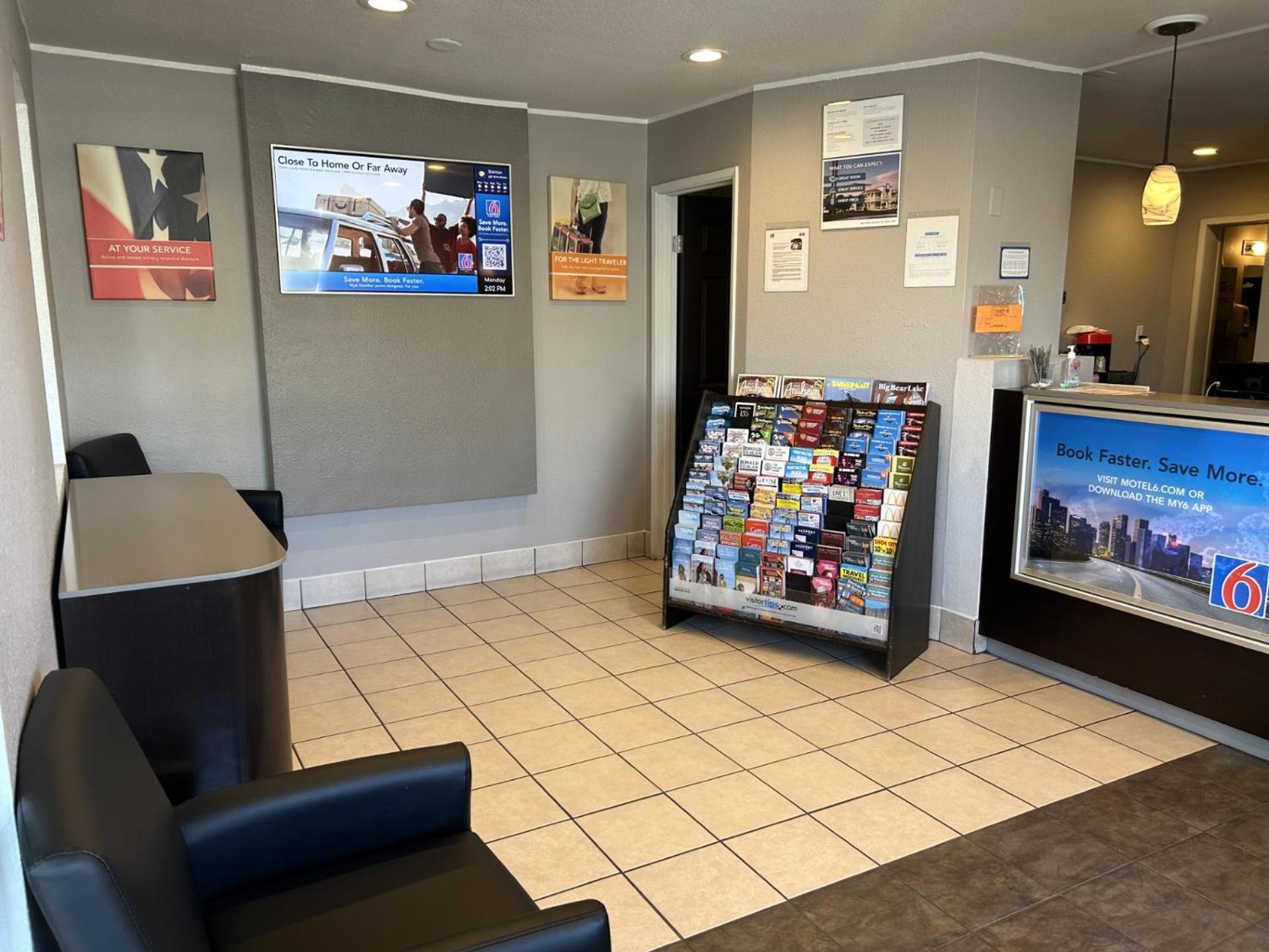 Hotel 6-stanton, Ca 3*