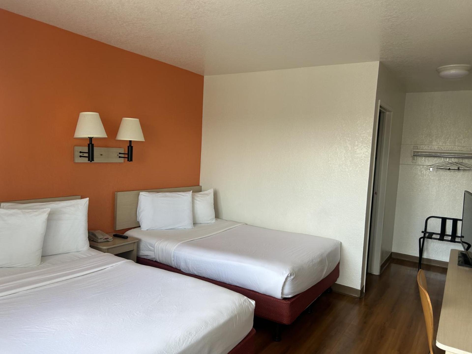 6-stanton, Ca Hotel 3*