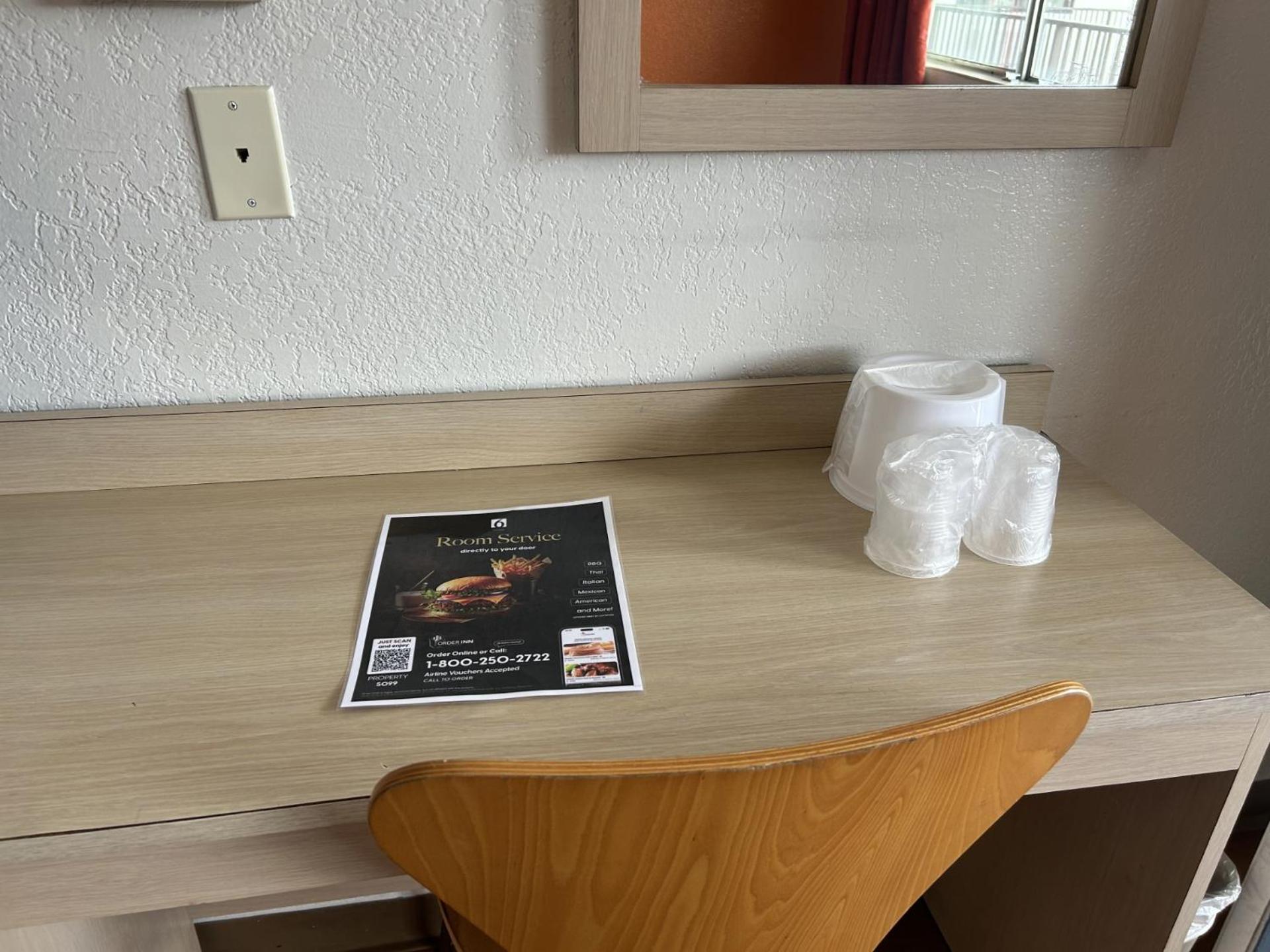 6-stanton, Ca Hotel