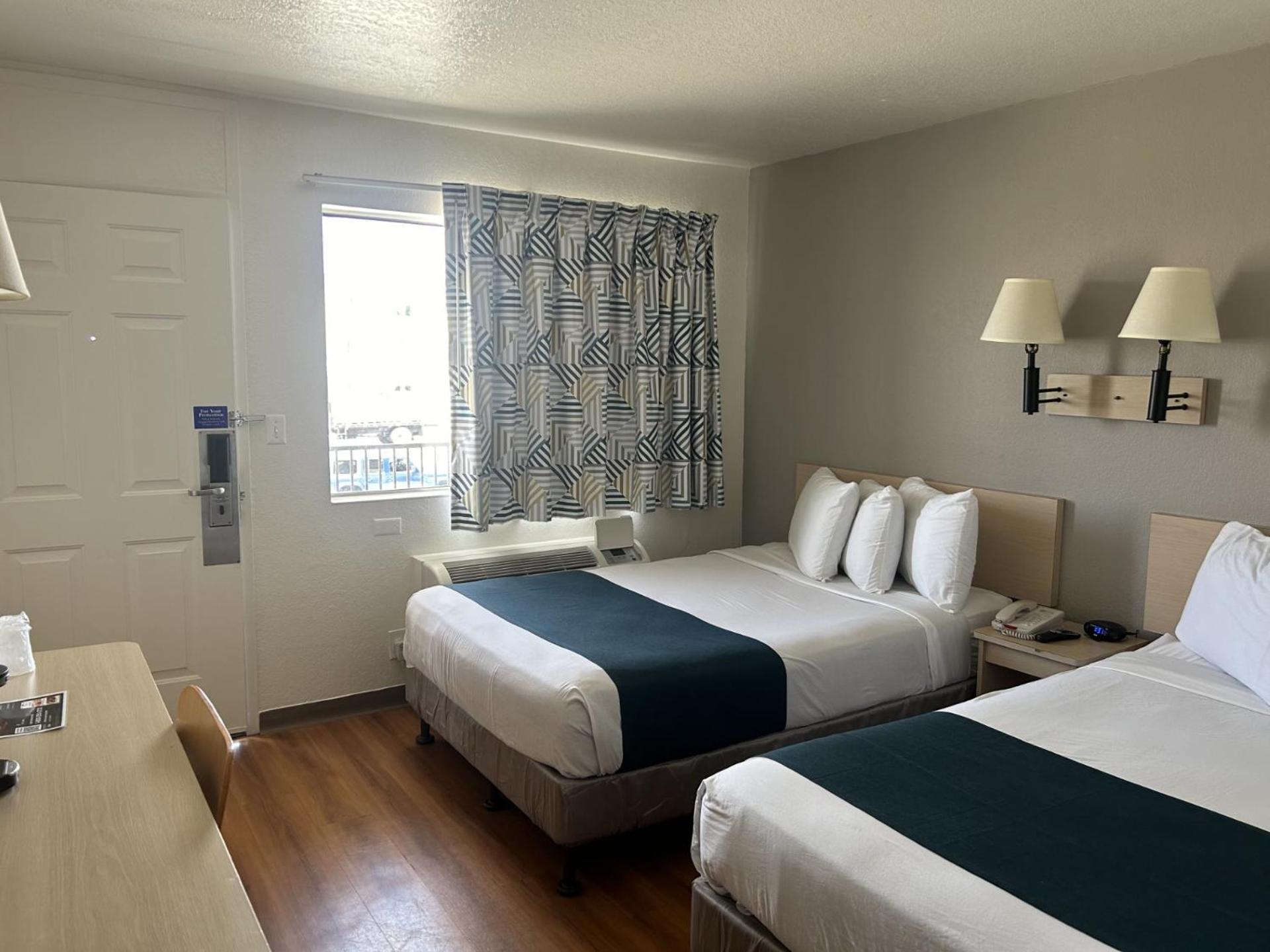 6-stanton, Ca Hotel 3*