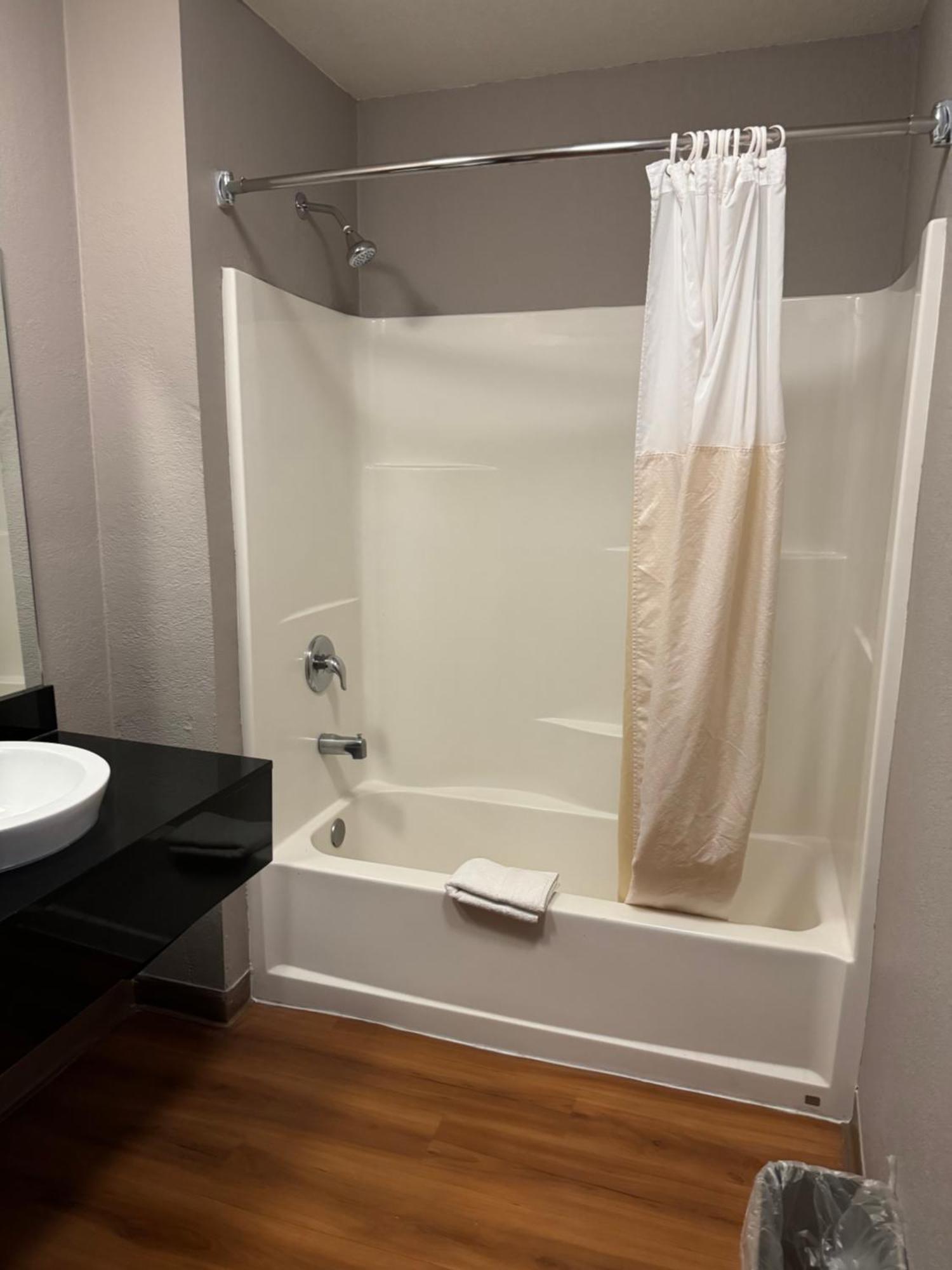 Hotel 6-stanton, Ca 2*