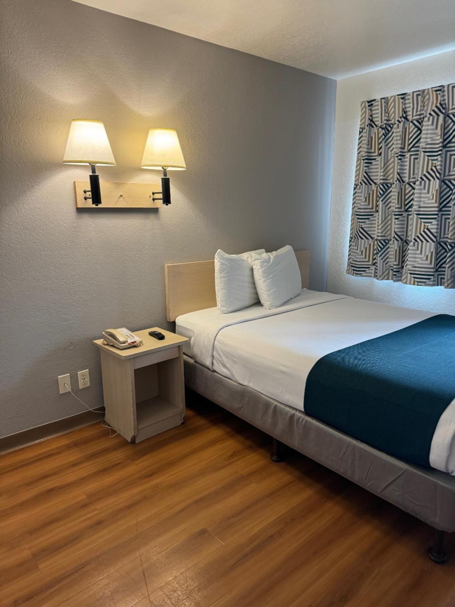 6-stanton, Ca Hotel 2*