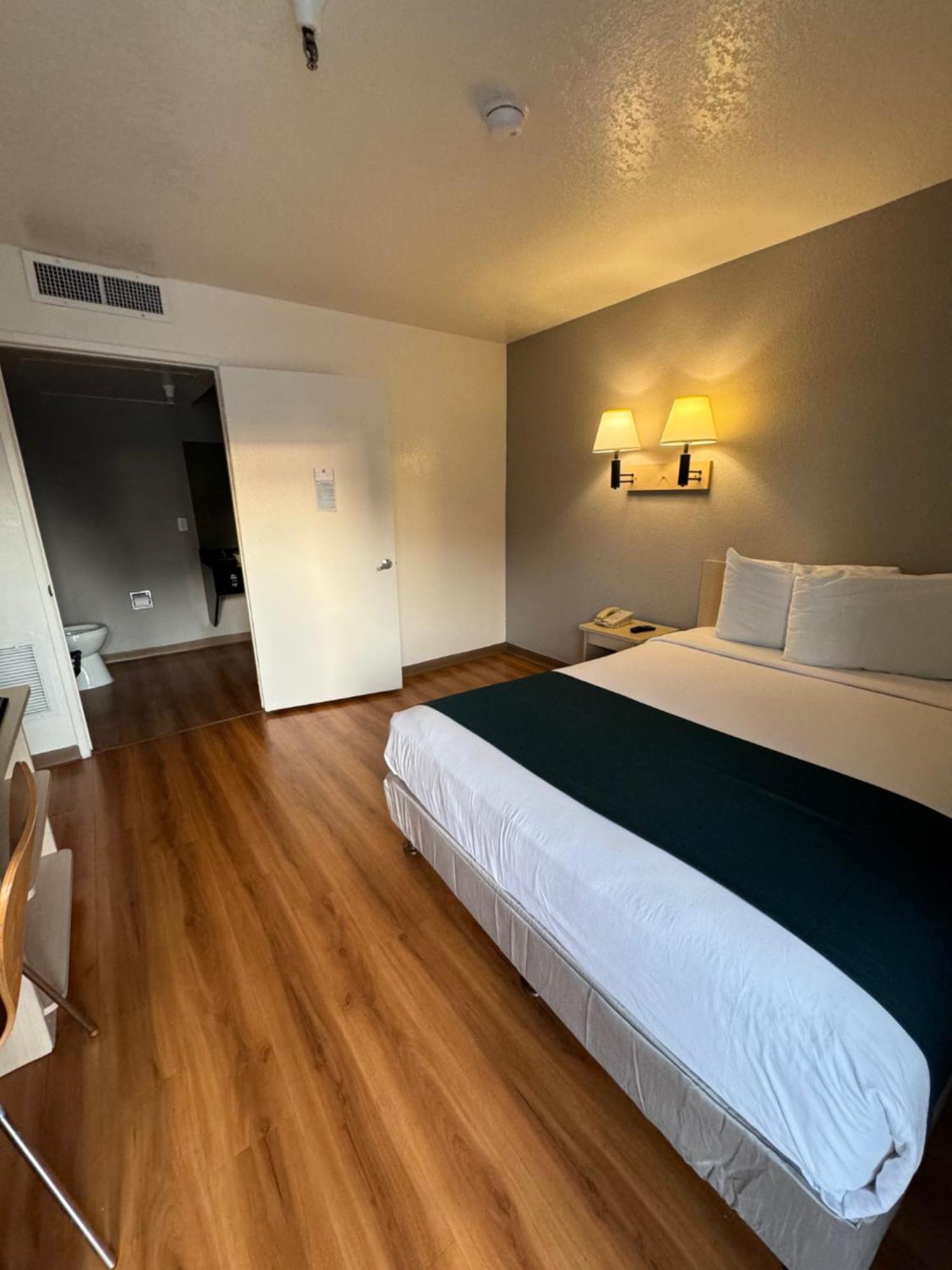 Hotel 6-stanton, Ca Stanton