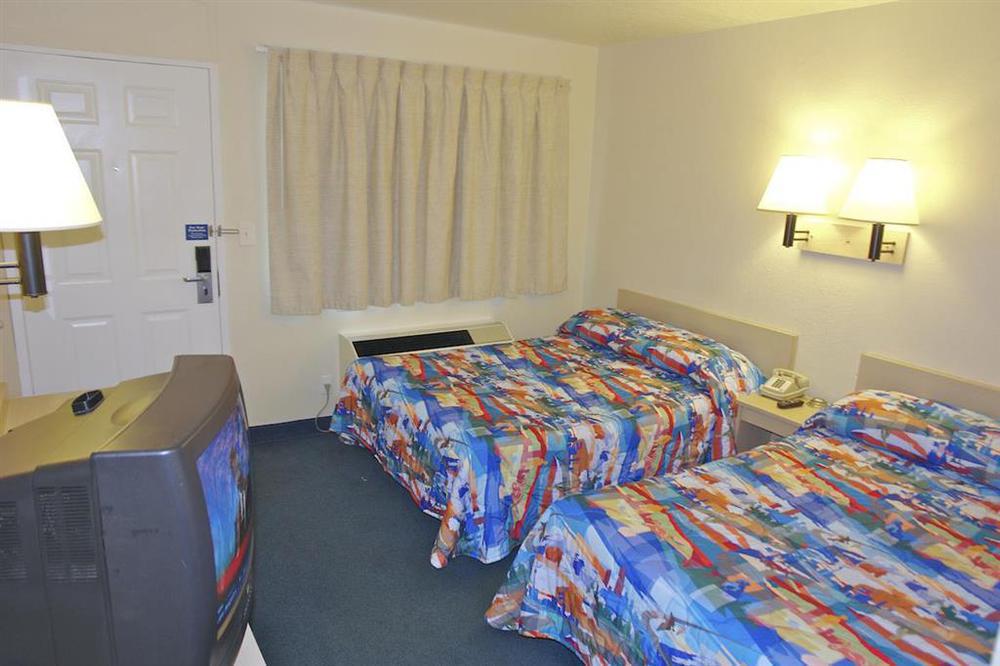 Hotel 6-stanton, Ca 3*