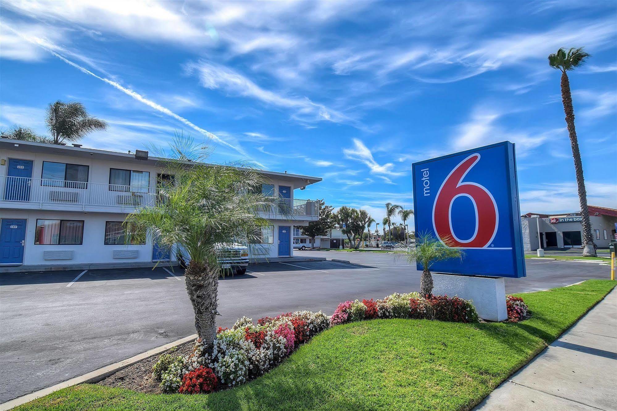 6-stanton, Ca Hotel